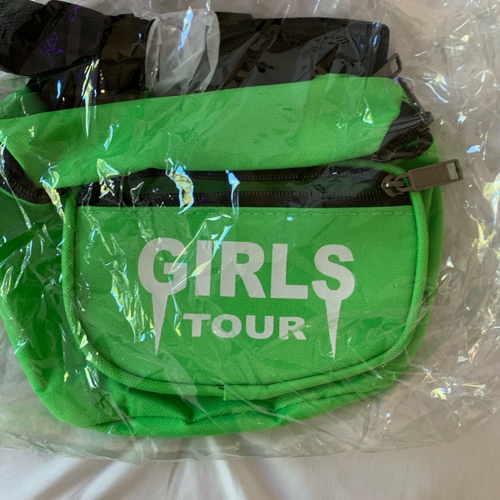 Girls Tour Fanny
